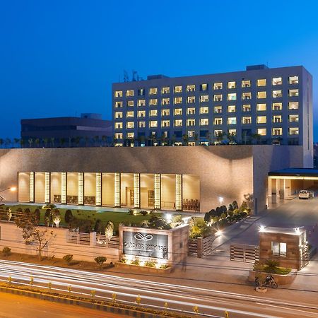 Balaji Sarovar Premiere Hotel Solapur Exterior photo